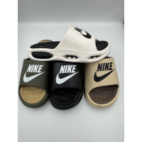 Чоловічі шльопанці Nike Чоловічі шльопанці Nike