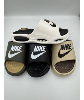 Чоловічі шльопанці Nike Чоловічі шльопанці Nike